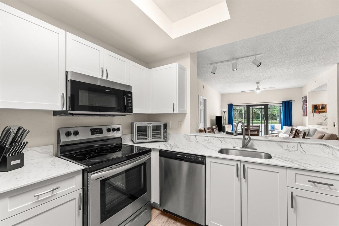 010-2801SarentoPlace-102-PalmBeachGarden