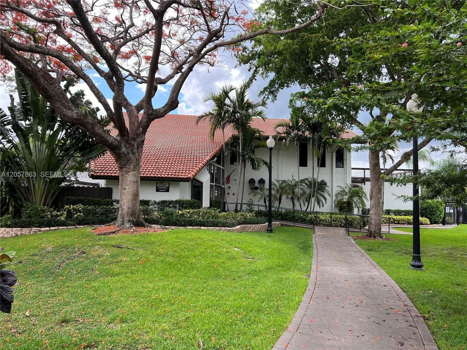 For Sale: $450,000 (2 beds, 2 baths, 1460 Square Feet)