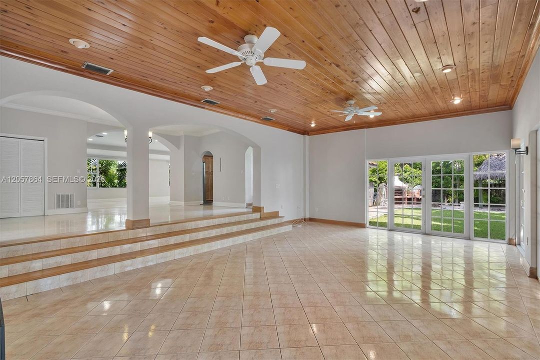 В аренду: $9,500 (3 спален, 2 ванн, 2852 Квадратных фут)