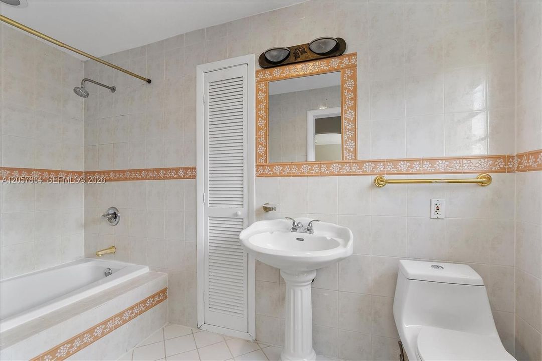 В аренду: $9,500 (3 спален, 2 ванн, 2852 Квадратных фут)