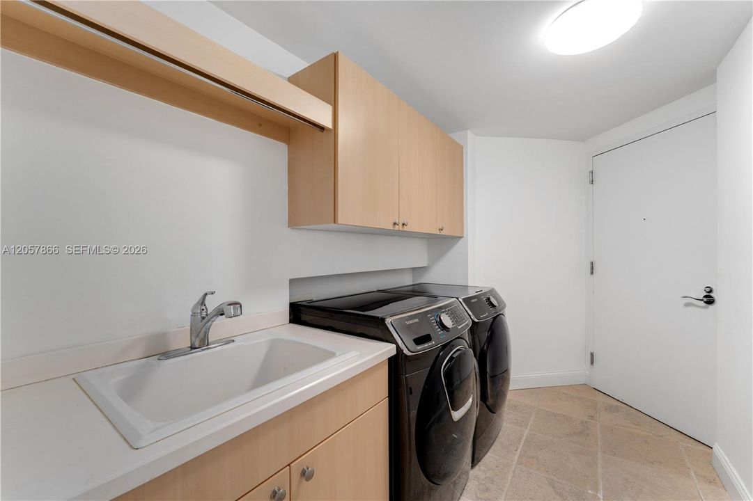 En Venta: $1,899,000 (4 camas, 4 baños, 2740 Pies cuadrados)