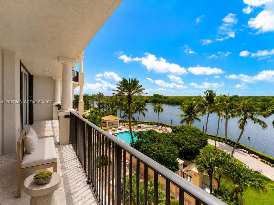 En Venta: $1,899,000 (4 camas, 4 baños, 2740 Pies cuadrados)