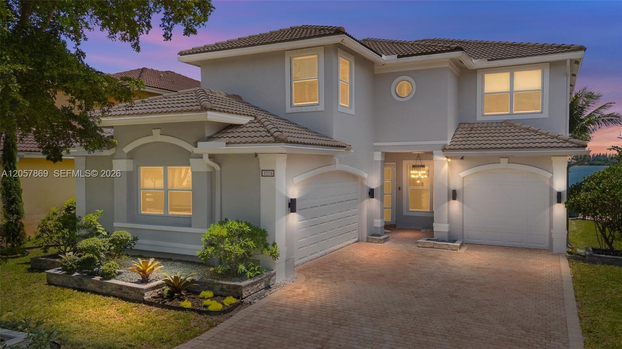 For Sale: $1,150,000 (5 beds, 4 baths, 3372 Square Feet)