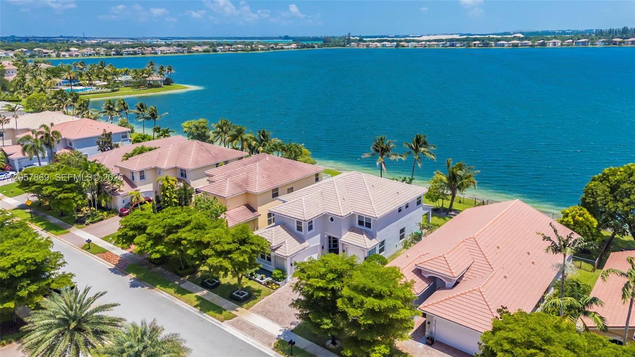 For Sale: $1,150,000 (5 beds, 4 baths, 3372 Square Feet)