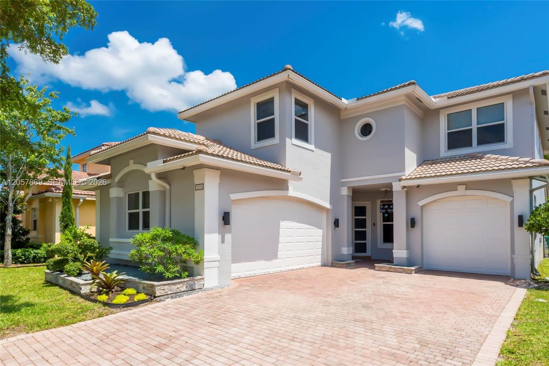 For Sale: $1,150,000 (5 beds, 4 baths, 3372 Square Feet)