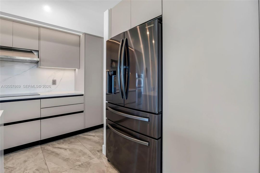 For Sale: $1,150,000 (5 beds, 4 baths, 3372 Square Feet)
