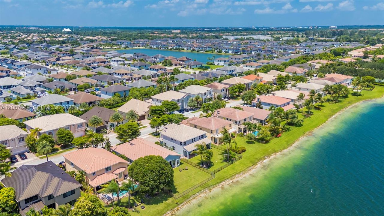 For Sale: $1,150,000 (5 beds, 4 baths, 3372 Square Feet)