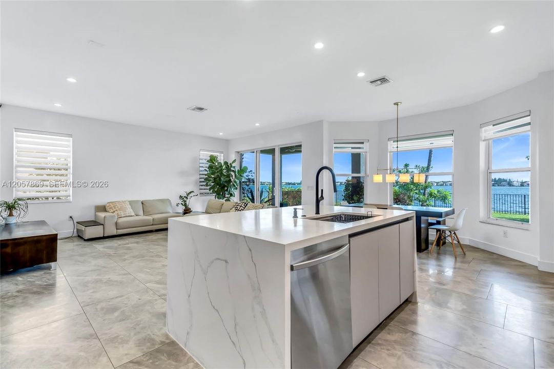 For Sale: $1,150,000 (5 beds, 4 baths, 3372 Square Feet)