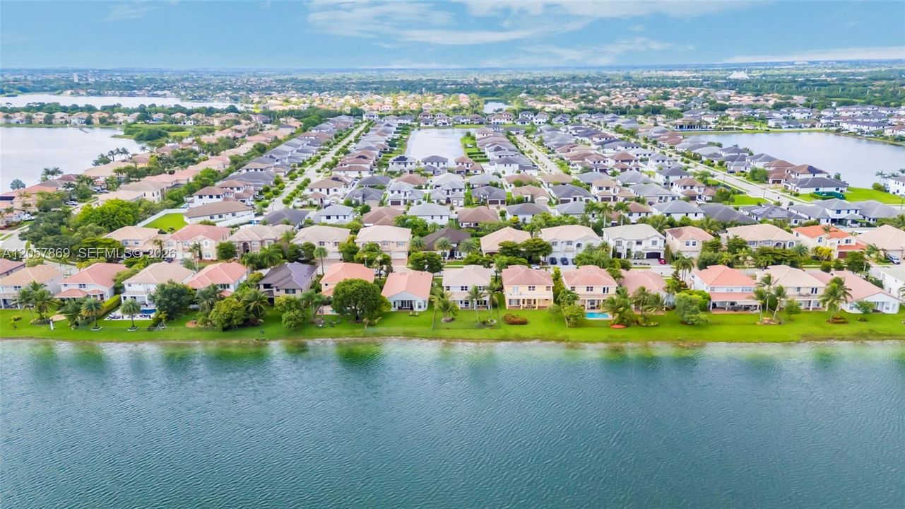 For Sale: $1,150,000 (5 beds, 4 baths, 3372 Square Feet)