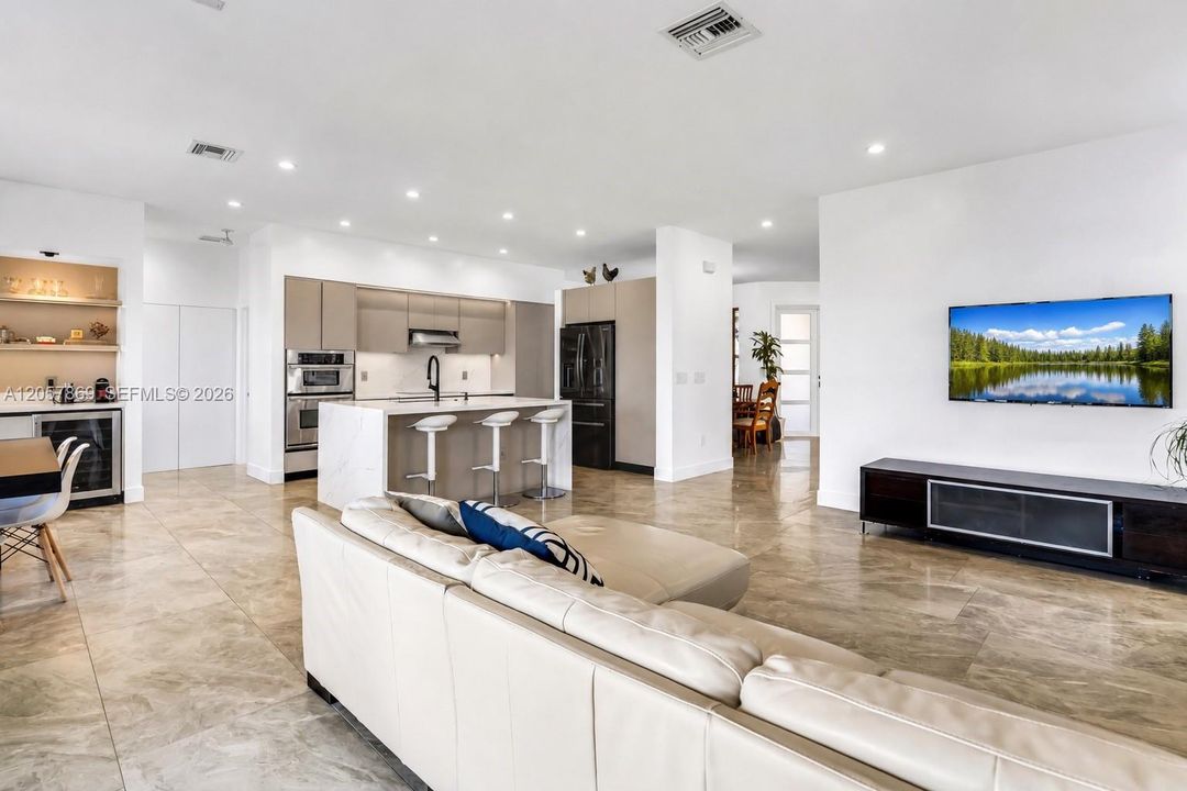 For Sale: $1,150,000 (5 beds, 4 baths, 3372 Square Feet)