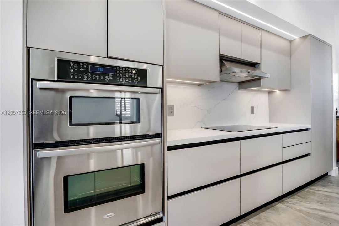 For Sale: $1,150,000 (5 beds, 4 baths, 3372 Square Feet)