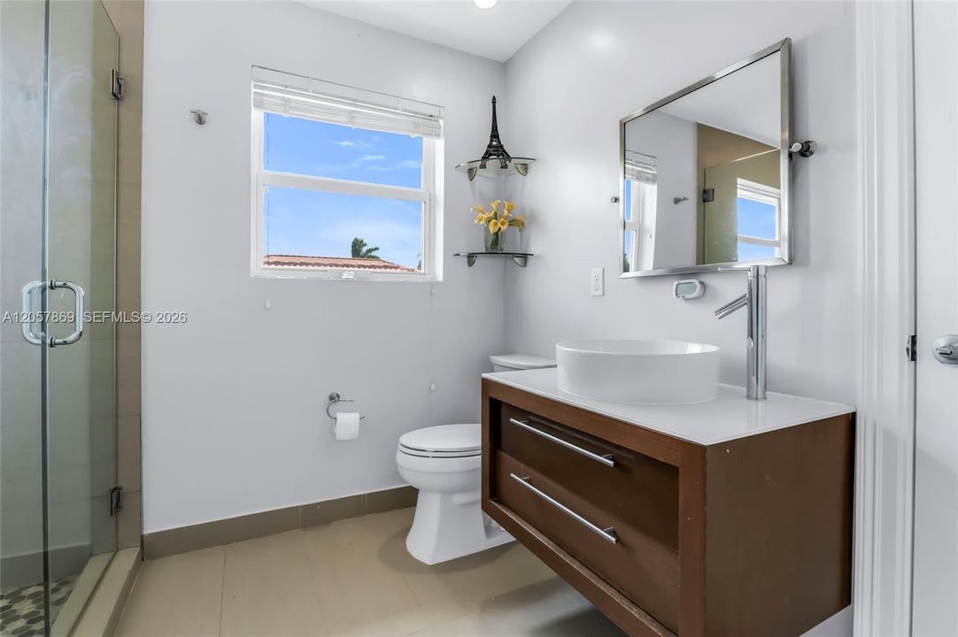 For Sale: $1,150,000 (5 beds, 4 baths, 3372 Square Feet)