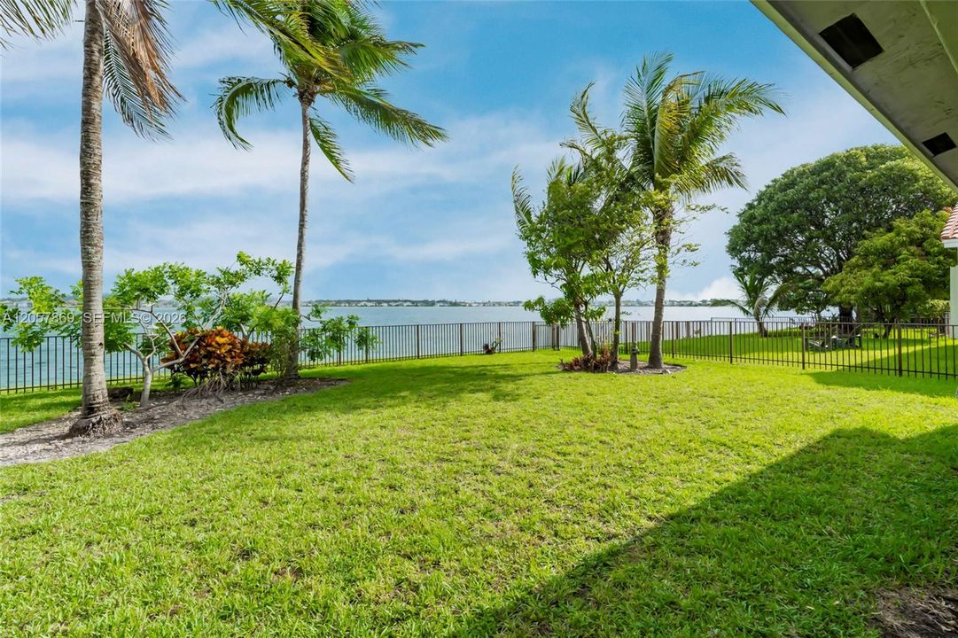 For Sale: $1,150,000 (5 beds, 4 baths, 3372 Square Feet)
