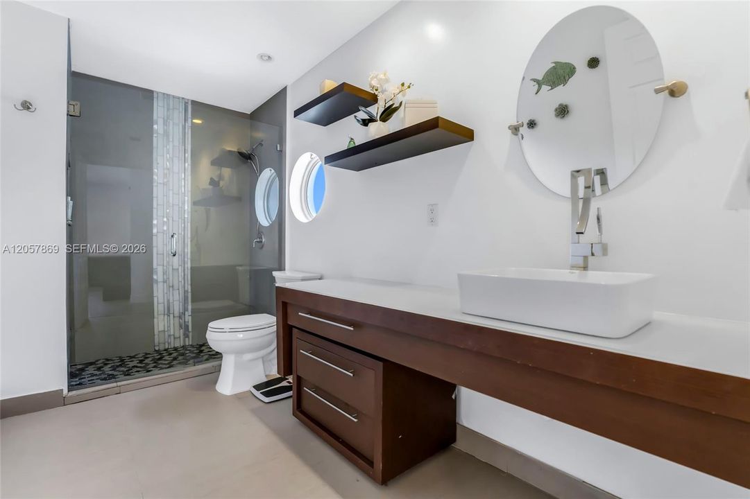 For Sale: $1,150,000 (5 beds, 4 baths, 3372 Square Feet)