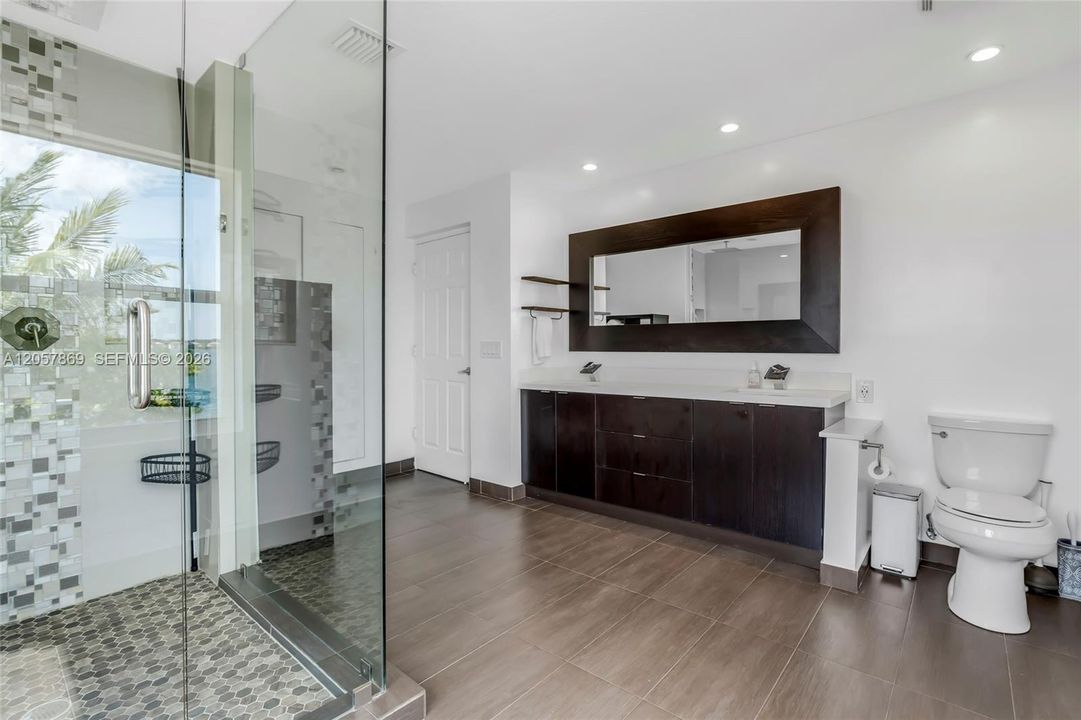 For Sale: $1,150,000 (5 beds, 4 baths, 3372 Square Feet)
