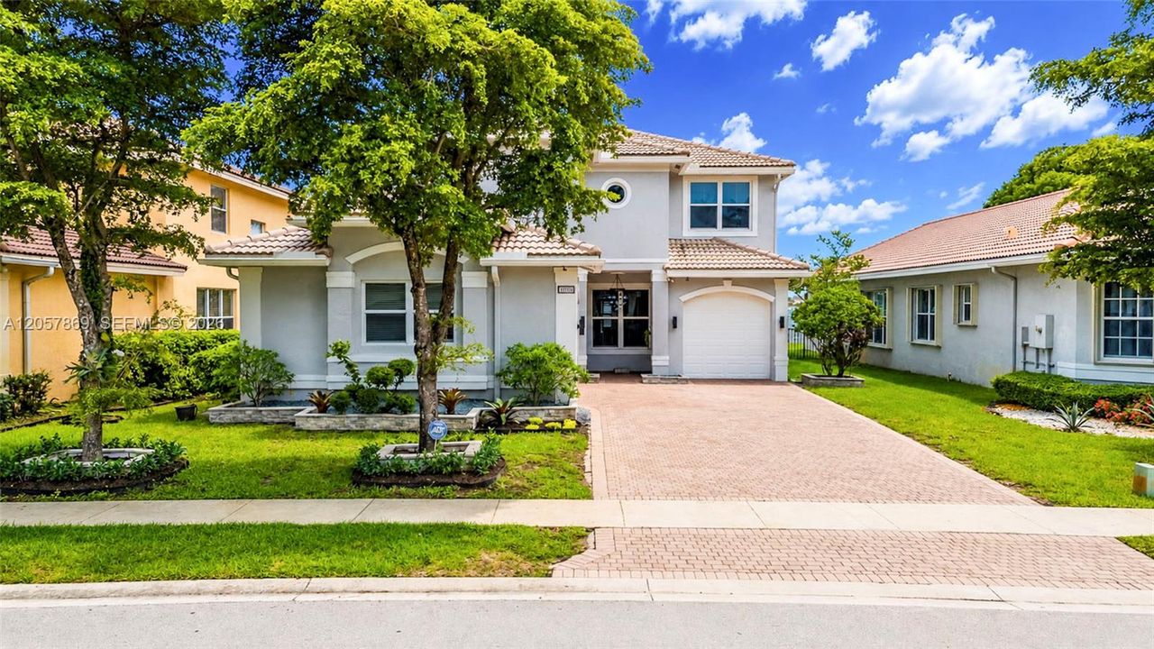 For Sale: $1,150,000 (5 beds, 4 baths, 3372 Square Feet)