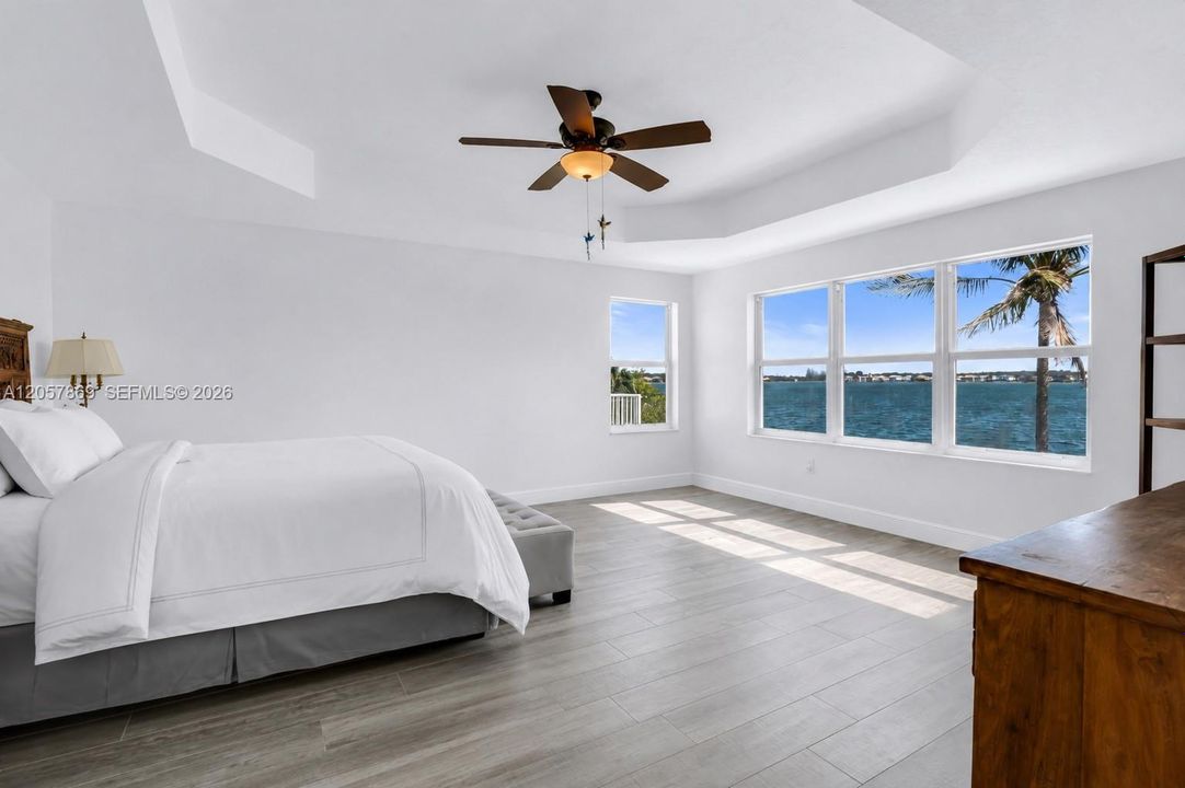For Sale: $1,150,000 (5 beds, 4 baths, 3372 Square Feet)