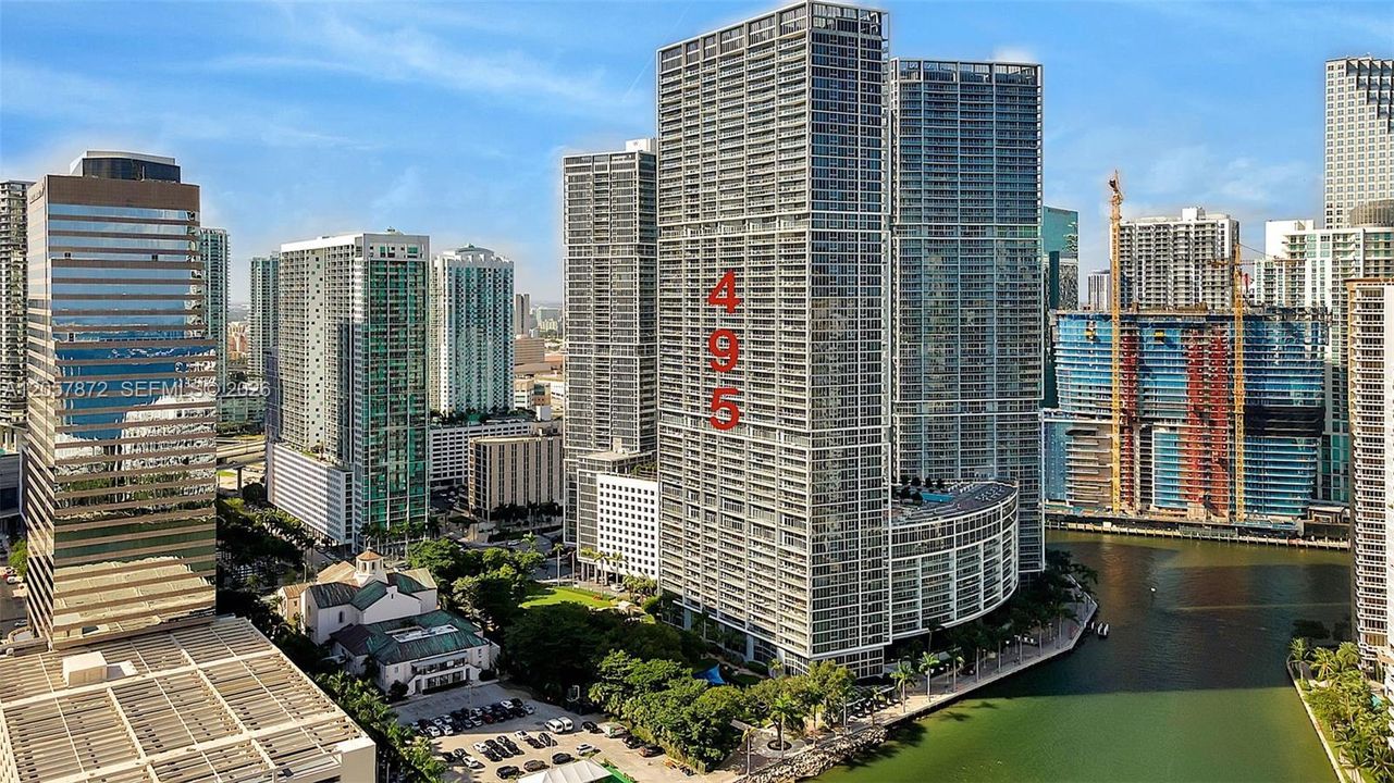 For Sale: $685,000 (1 beds, 1 baths, 984 Square Feet)