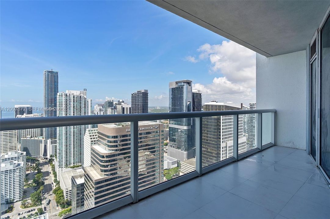 For Sale: $685,000 (1 beds, 1 baths, 984 Square Feet)