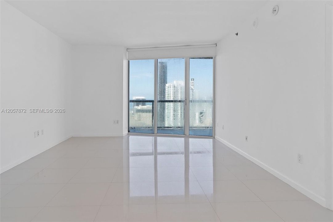 For Sale: $685,000 (1 beds, 1 baths, 984 Square Feet)