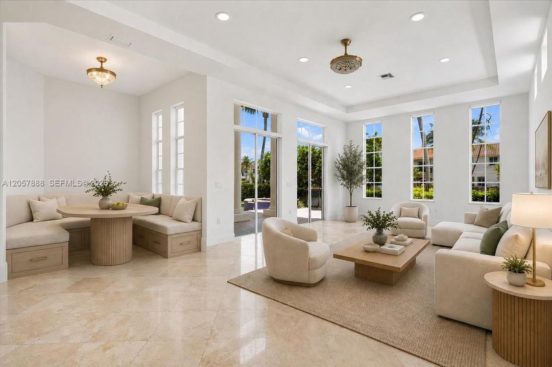 OPEN, CLEAN AND SPACIOUS!
