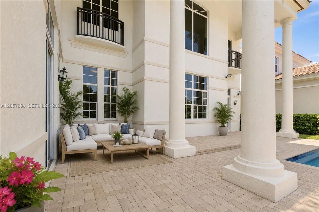 MEDITERRANEAN STYLE AND ELEGANCE!