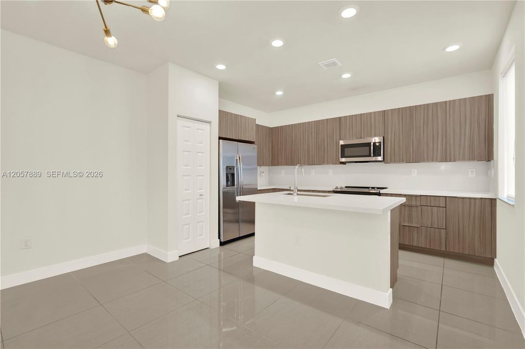 For Sale: $729,000 (3 beds, 2 baths, 1570 Square Feet)