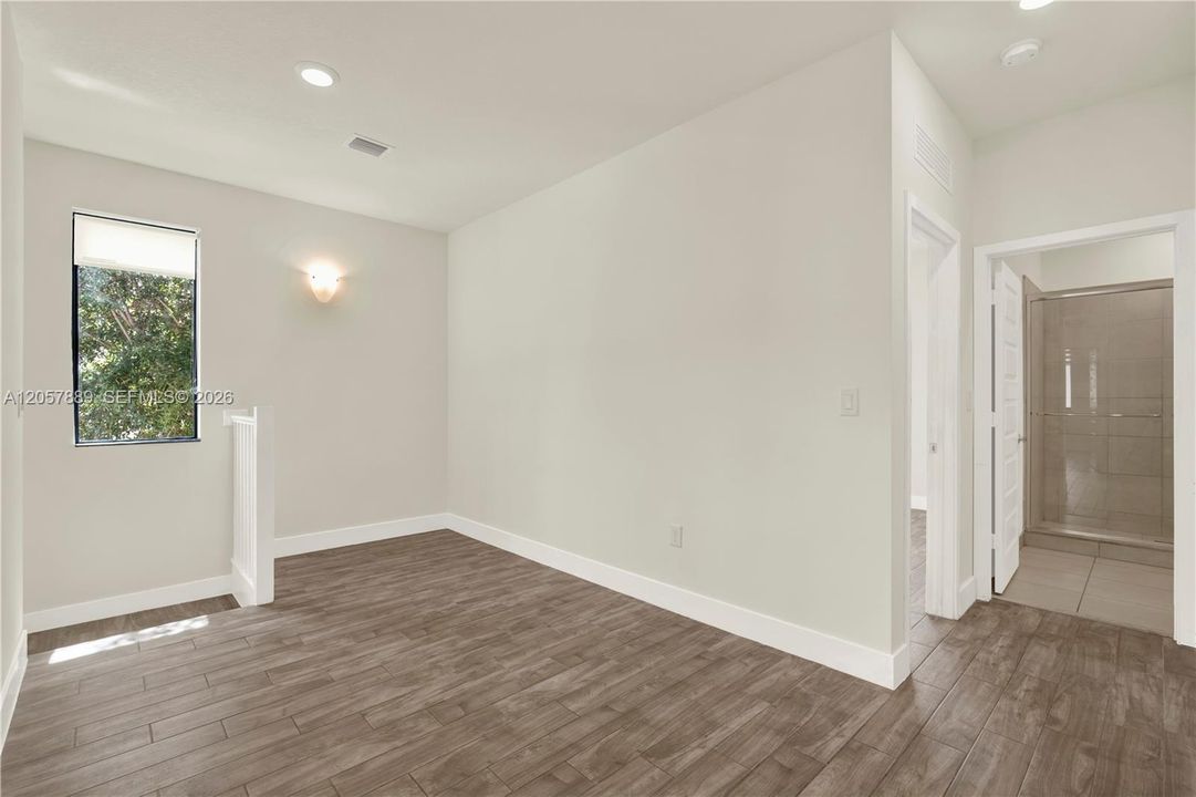 For Sale: $729,000 (3 beds, 2 baths, 1570 Square Feet)