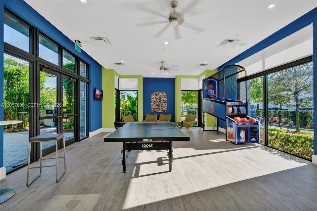 For Sale: $729,000 (3 beds, 2 baths, 1570 Square Feet)