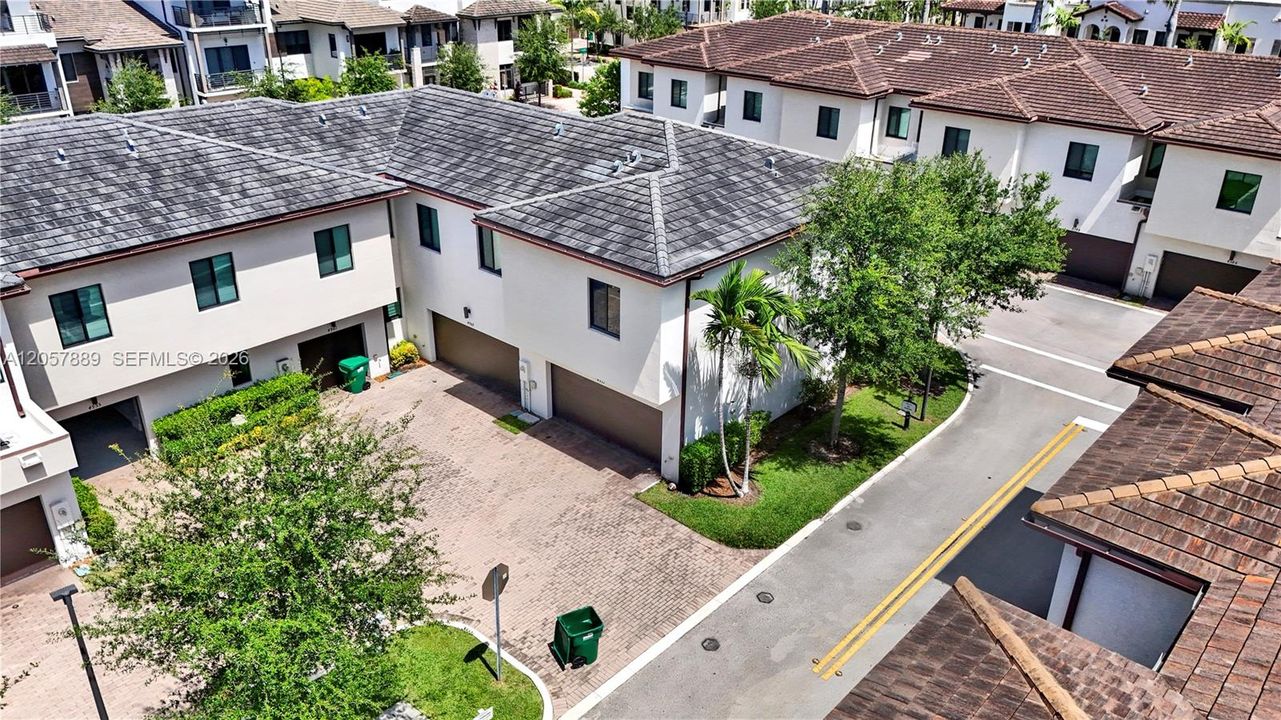 For Sale: $729,000 (3 beds, 2 baths, 1570 Square Feet)