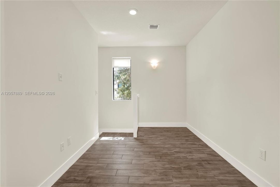 For Sale: $729,000 (3 beds, 2 baths, 1570 Square Feet)