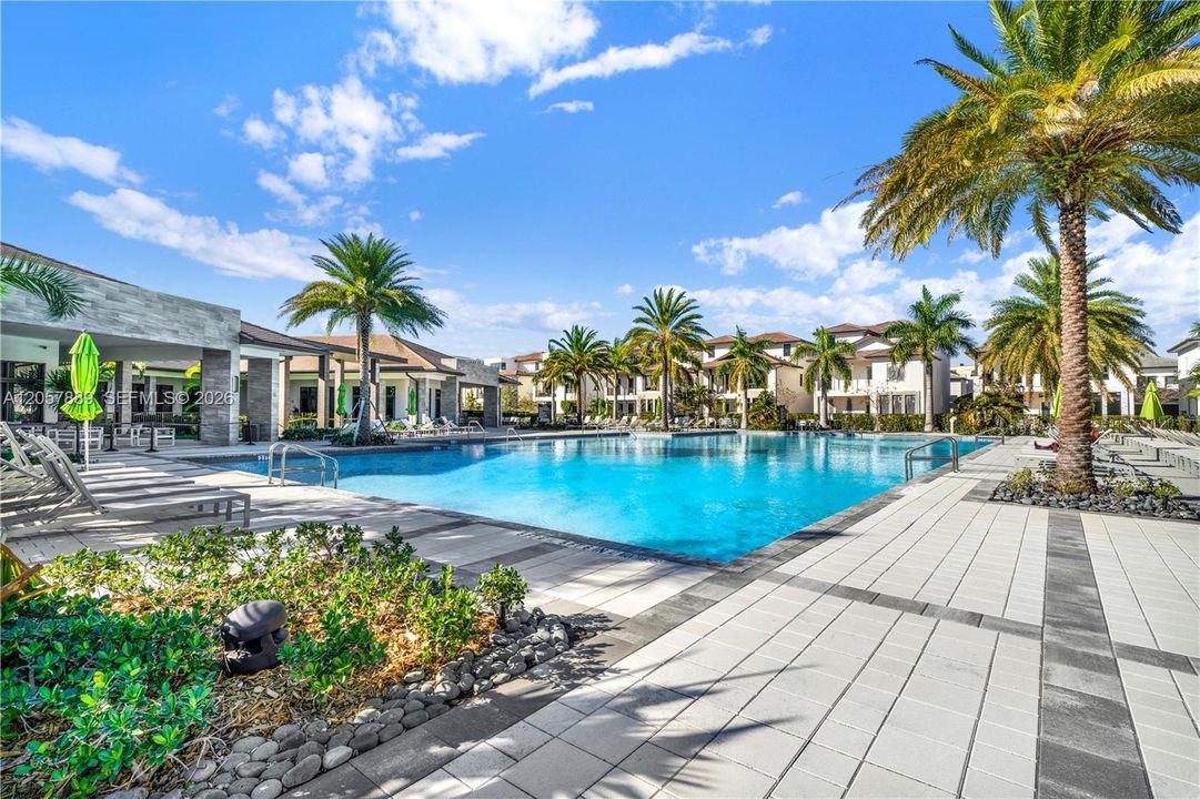 For Sale: $729,000 (3 beds, 2 baths, 1570 Square Feet)