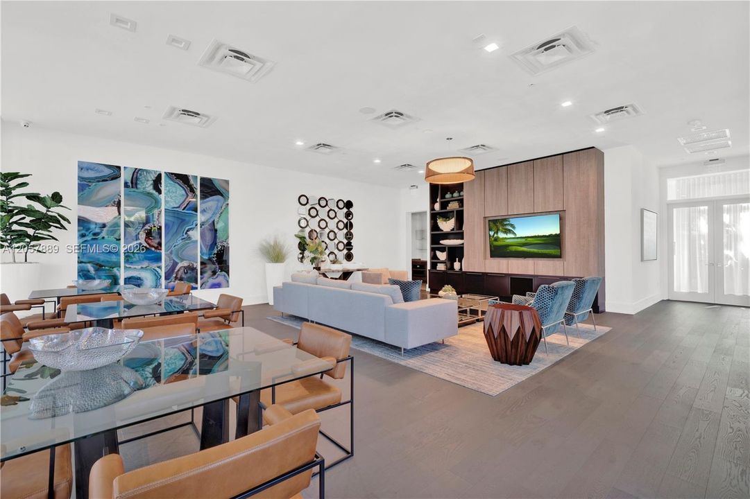 For Sale: $729,000 (3 beds, 2 baths, 1570 Square Feet)