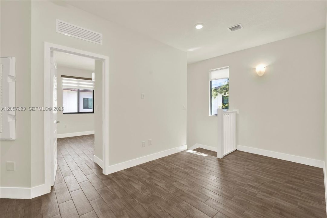 For Sale: $729,000 (3 beds, 2 baths, 1570 Square Feet)