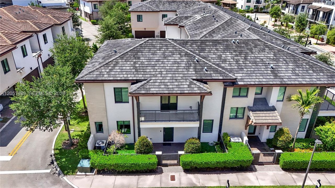 For Sale: $729,000 (3 beds, 2 baths, 1570 Square Feet)
