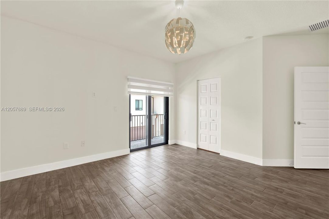 For Sale: $729,000 (3 beds, 2 baths, 1570 Square Feet)