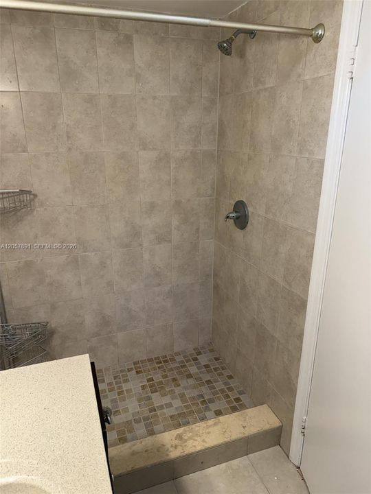 For Rent: $4,500 (4 beds, 2 baths, 1863 Square Feet)