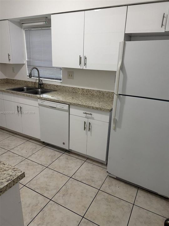 For Rent: $4,500 (4 beds, 2 baths, 1863 Square Feet)