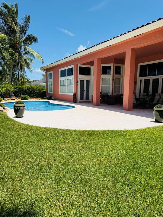 En Venta: $2,250,000 (5 camas, 4 baños, 4225 Pies cuadrados)