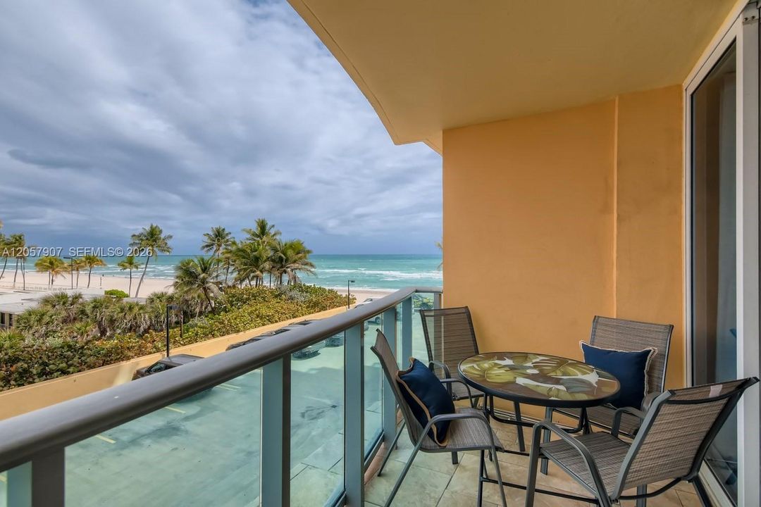 For Rent: $2,750 (1 beds, 1 baths, 745 Square Feet)