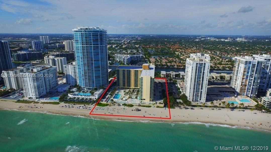 For Rent: $2,750 (1 beds, 1 baths, 745 Square Feet)
