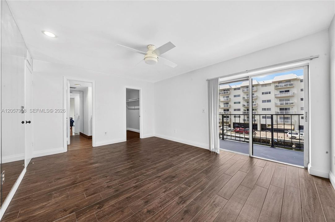 For Rent: $2,300 (2 beds, 1 baths, 862 Square Feet)