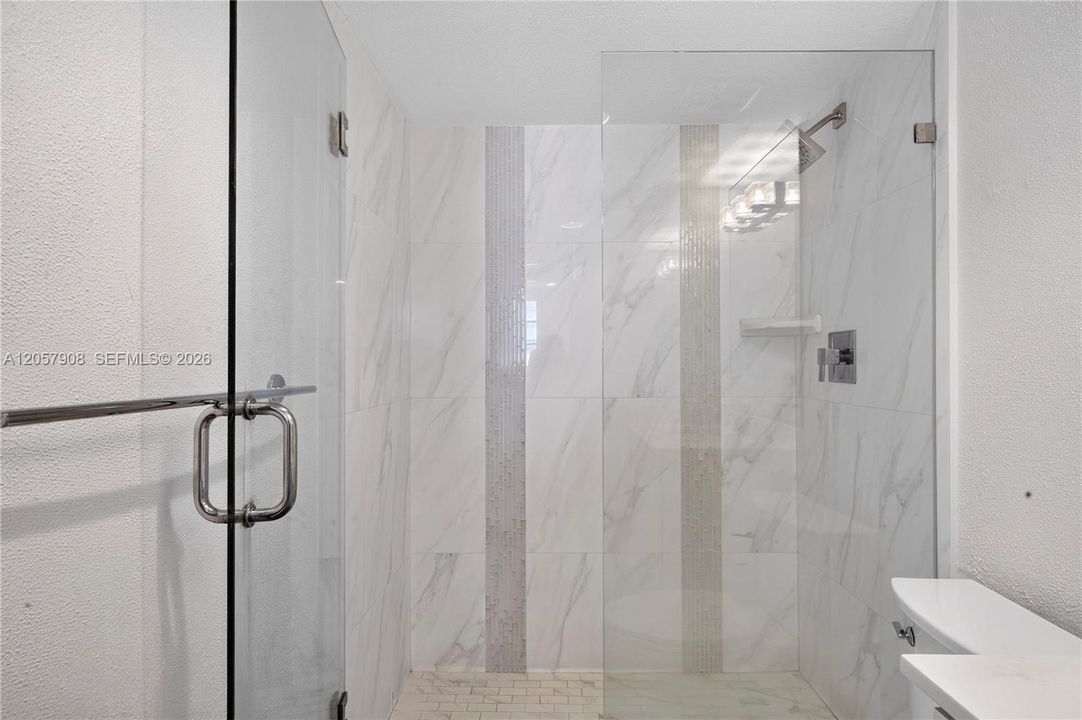 For Rent: $2,300 (2 beds, 1 baths, 862 Square Feet)