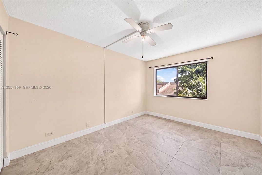 For Sale: $299,000 (2 beds, 2 baths, 1330 Square Feet)