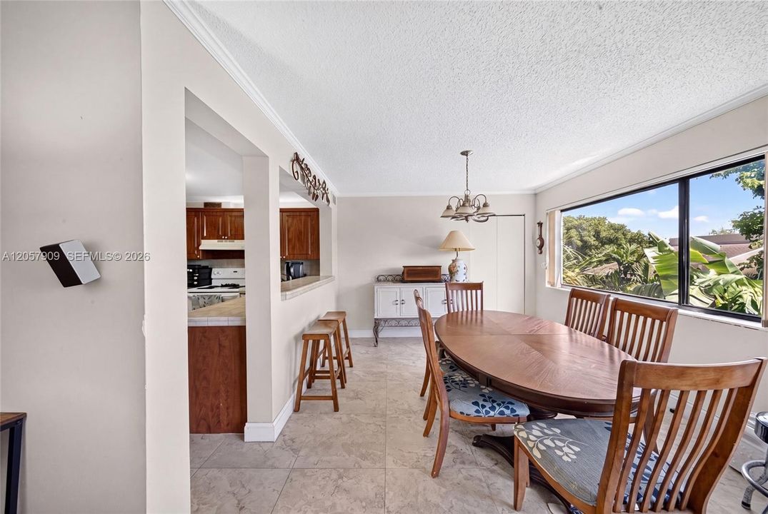 For Sale: $299,000 (2 beds, 2 baths, 1330 Square Feet)