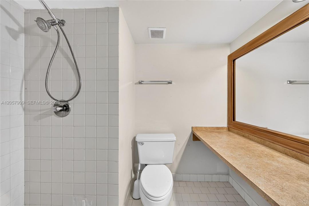 For Sale: $299,000 (2 beds, 2 baths, 1330 Square Feet)