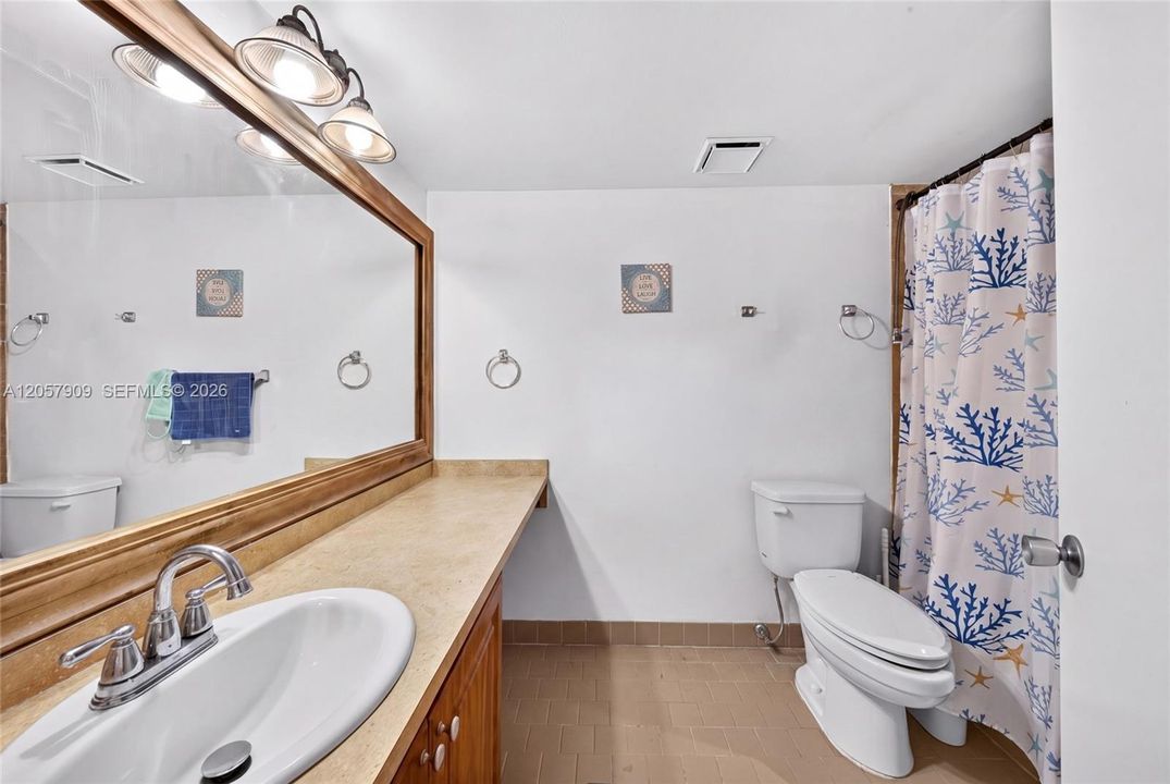 For Sale: $299,000 (2 beds, 2 baths, 1330 Square Feet)