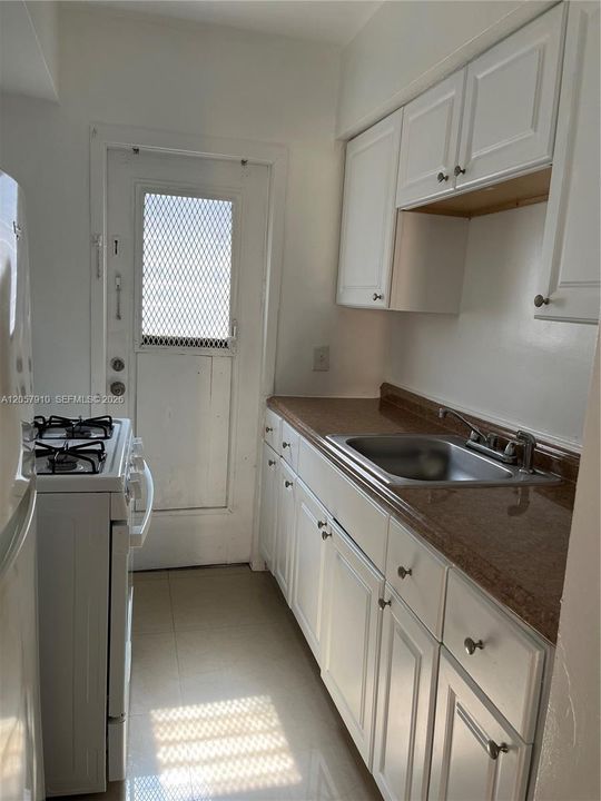 En Renta: $1,450 (0 camas, 1 baños, 1640 Pies cuadrados)