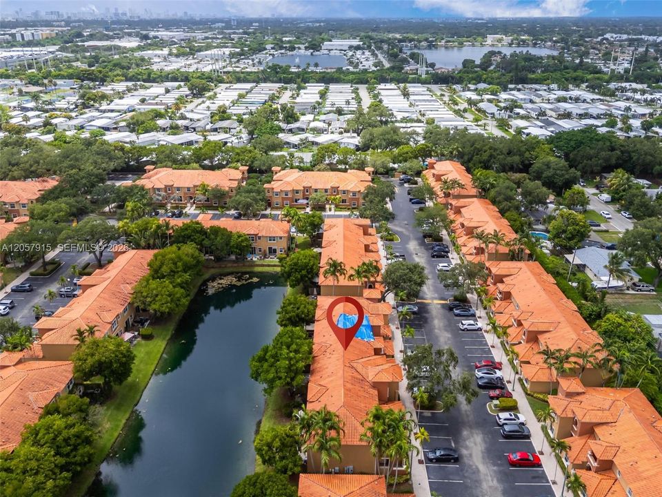 На продажу: $379,000 (2 спален, 2 ванн, 1379 Квадратных фут)