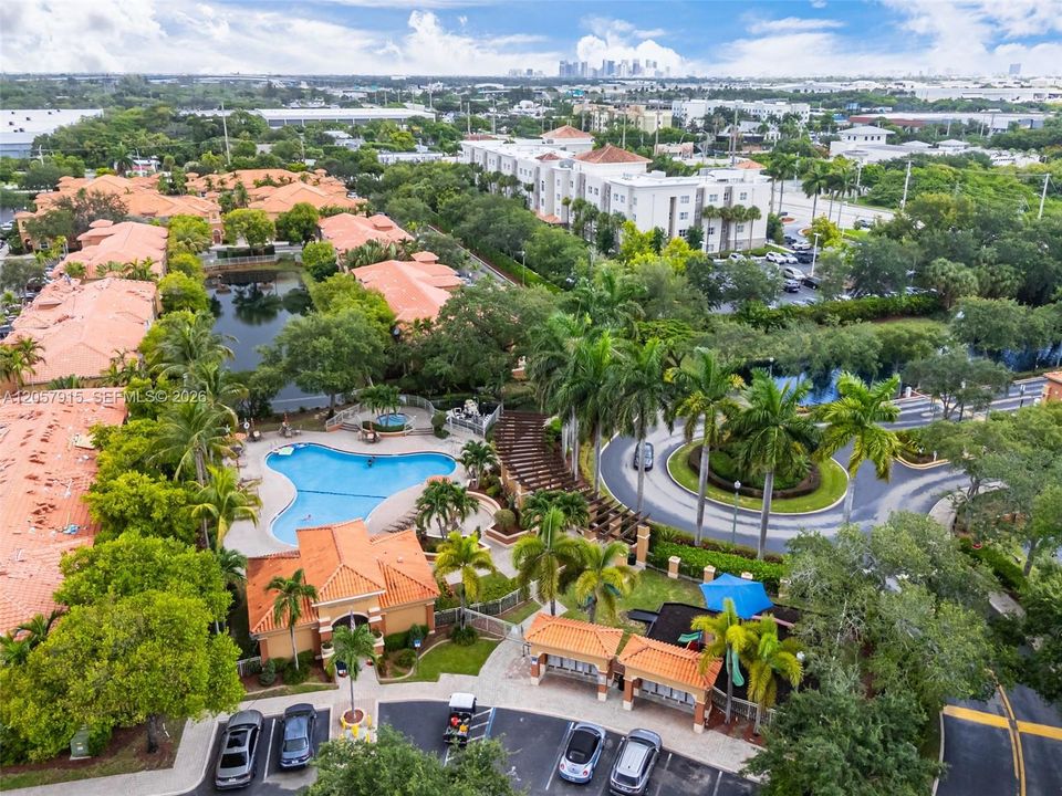 На продажу: $379,000 (2 спален, 2 ванн, 1379 Квадратных фут)